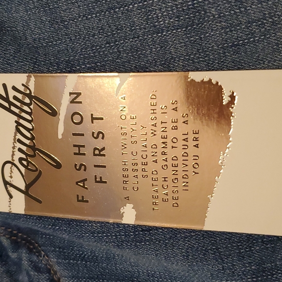 CB Royalty Womans Mid Rise Straight Jean, Size 6 - Picture 13 of 16